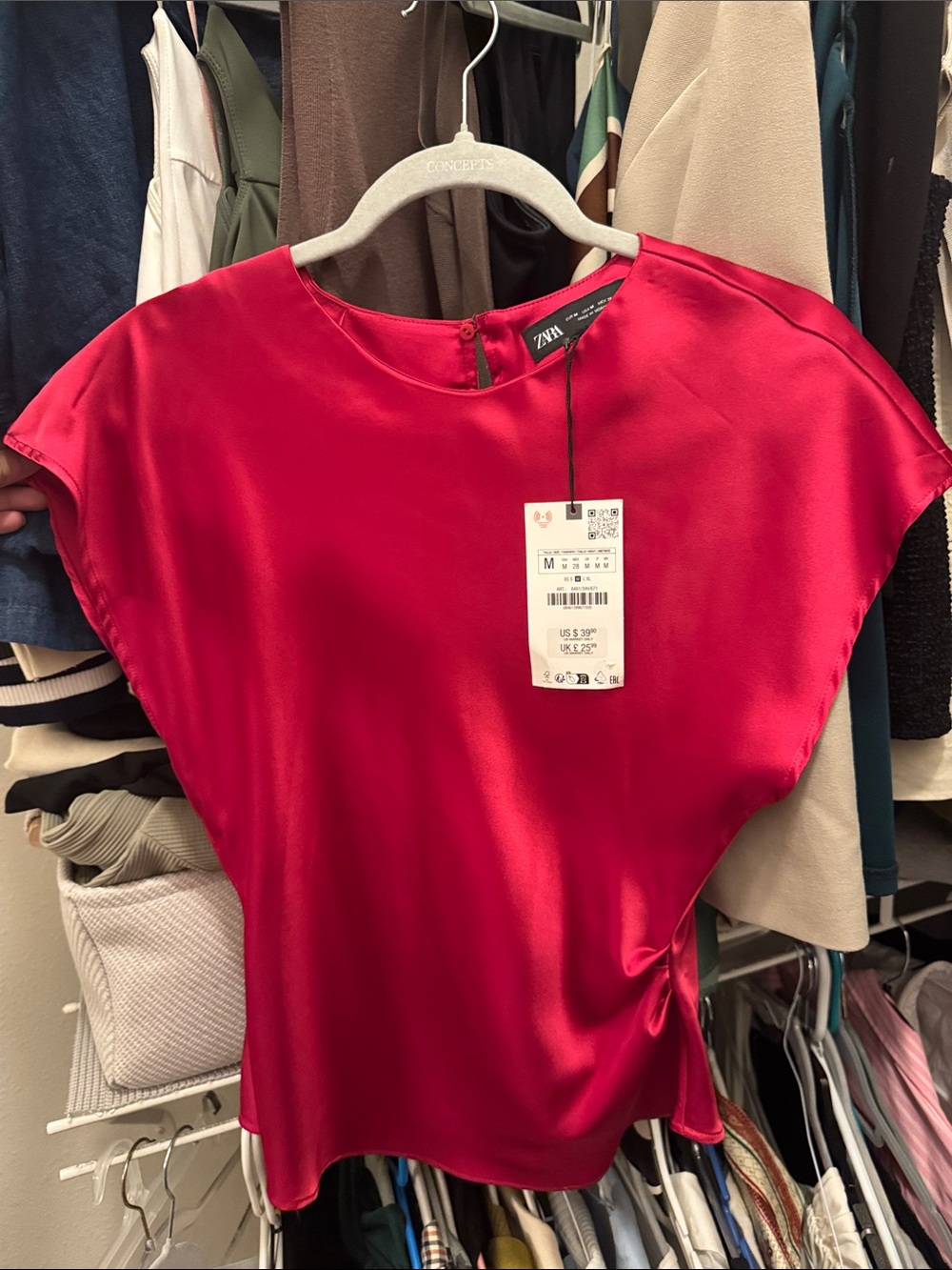 Zara Satin Cap-Sleeve Blouse in Vibrant pink